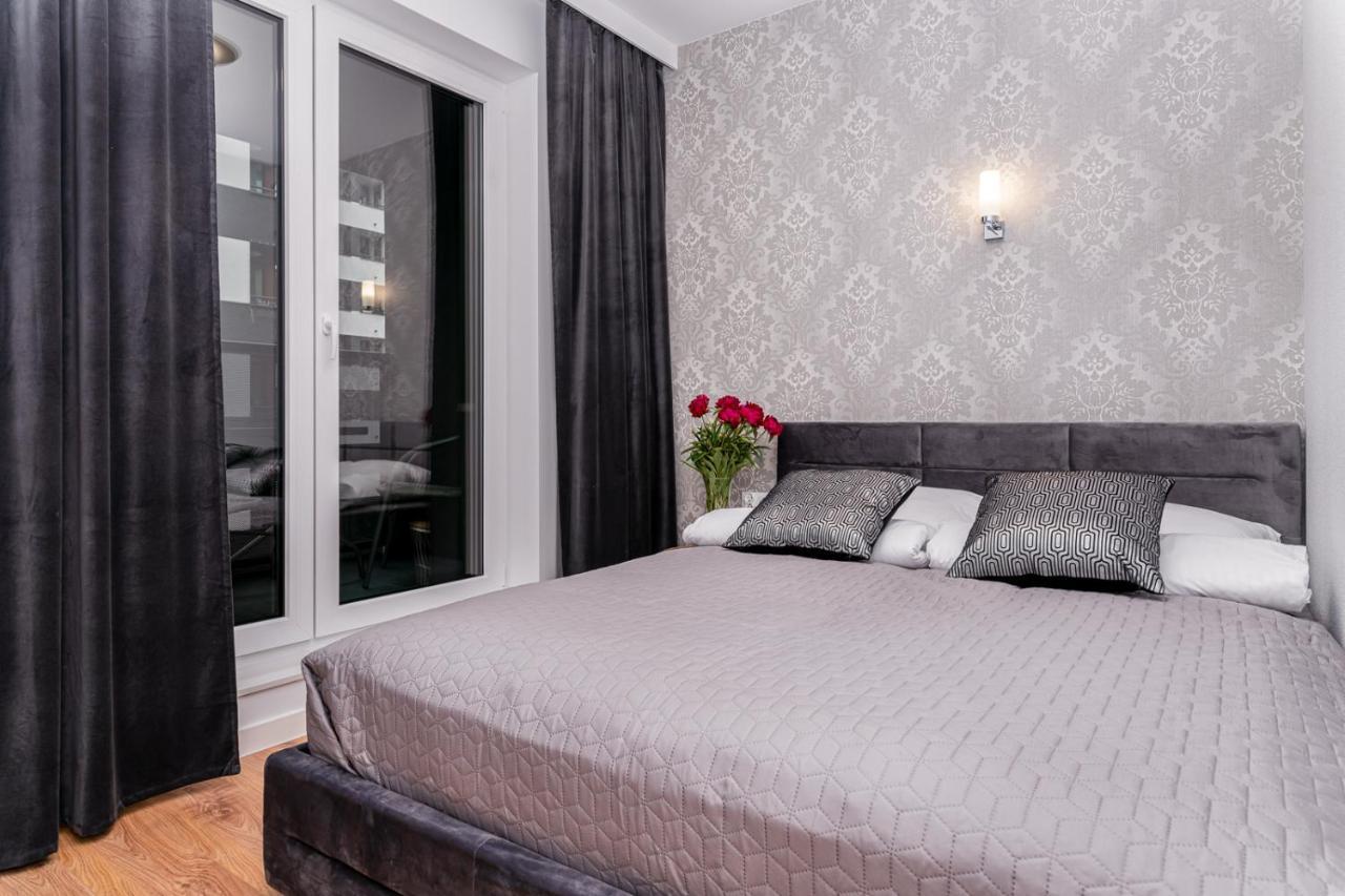 Star4You II Apartments Вроцлав Екстериор снимка