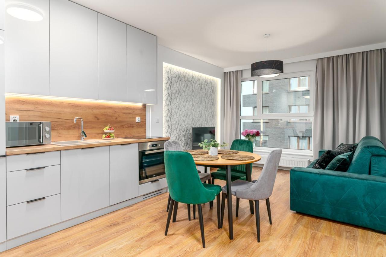 Star4You II Apartments Вроцлав Екстериор снимка