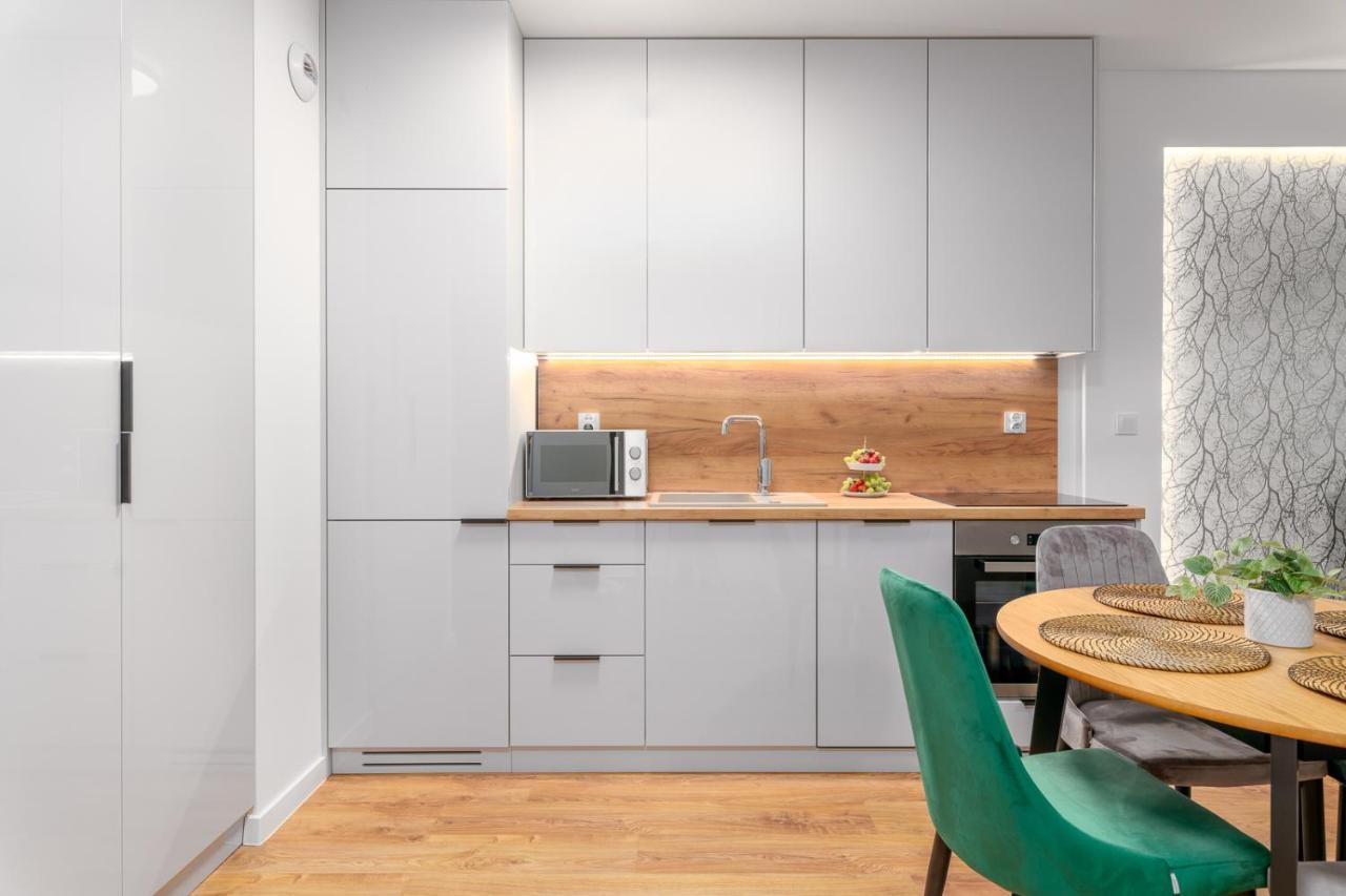 Star4You II Apartments Вроцлав Екстериор снимка