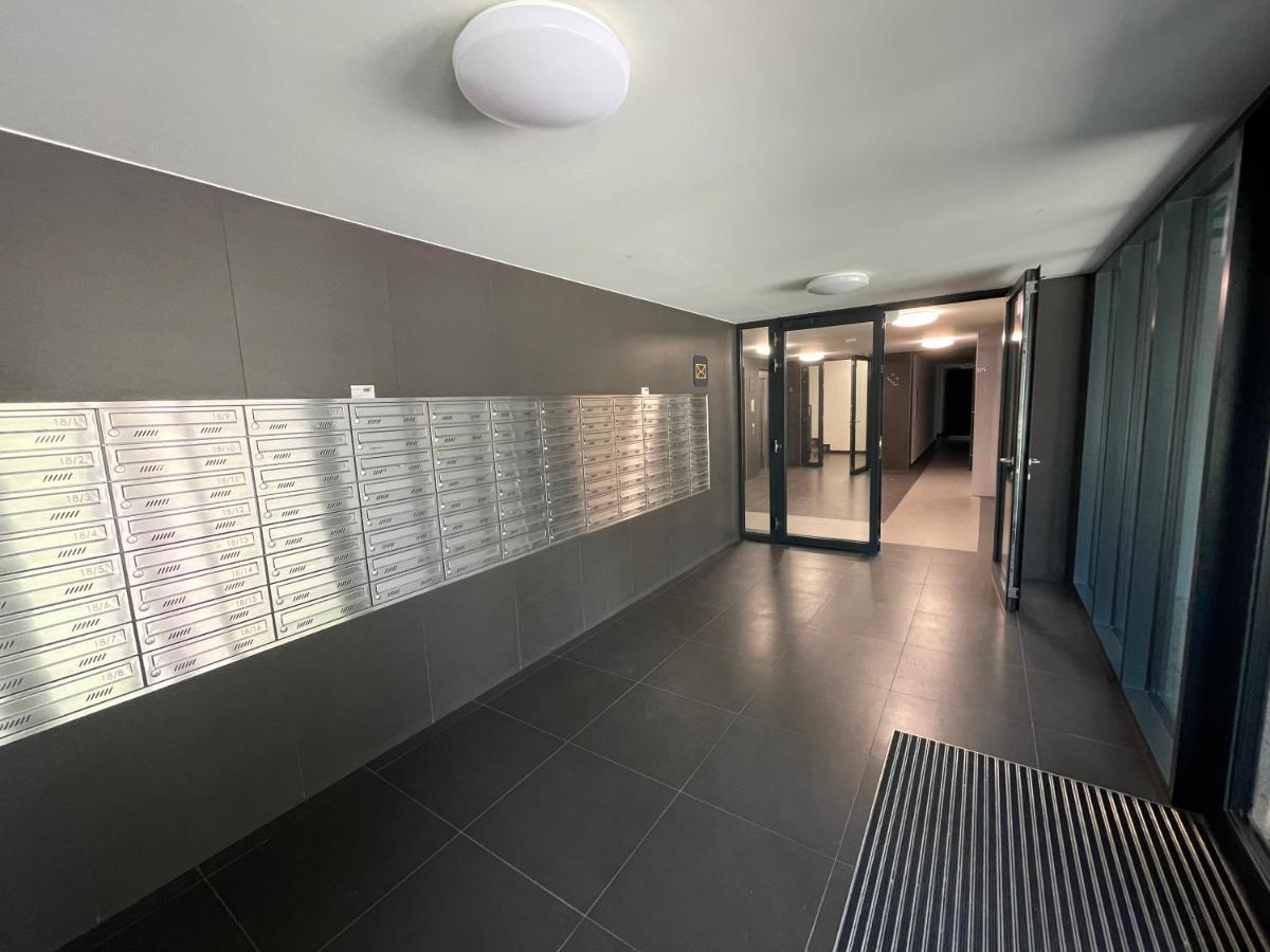 Star4You II Apartments Вроцлав Екстериор снимка