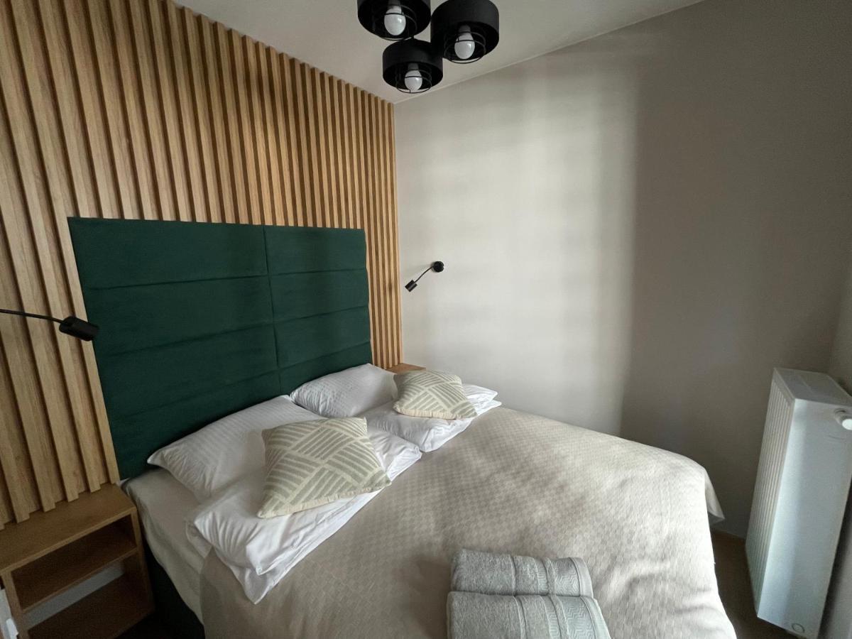 Star4You II Apartments Вроцлав Екстериор снимка