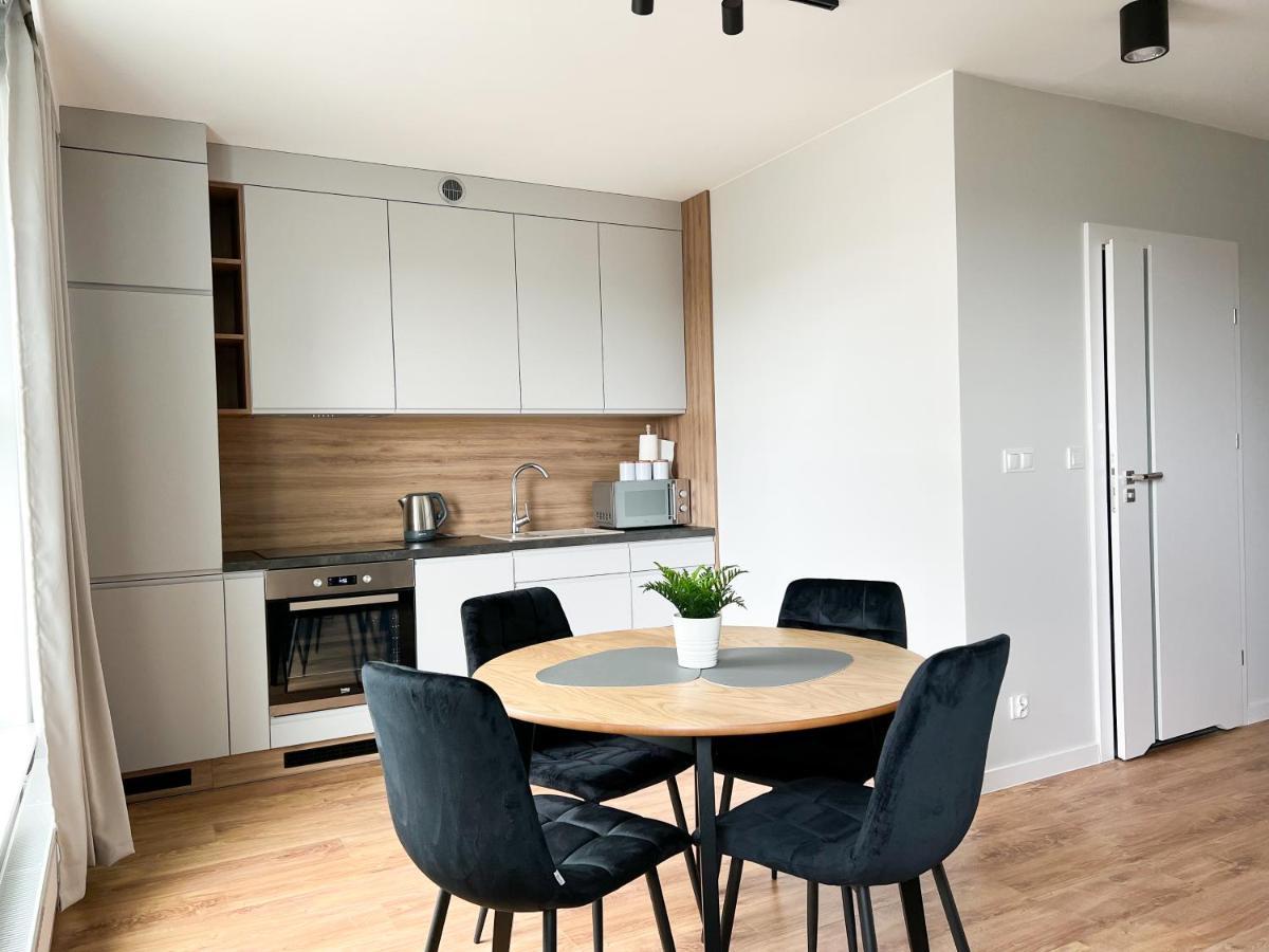 Star4You II Apartments Вроцлав Екстериор снимка
