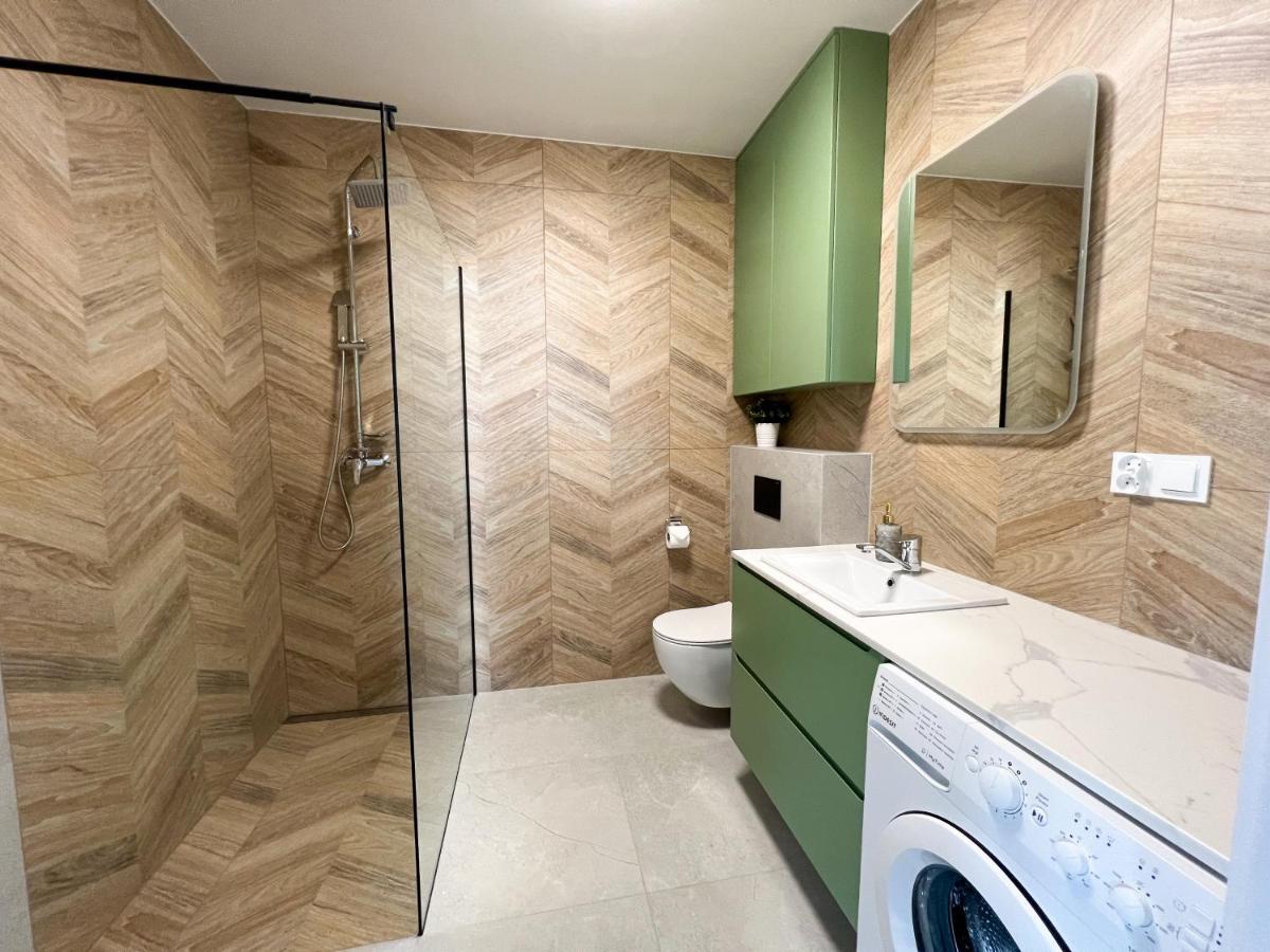 Star4You II Apartments Вроцлав Екстериор снимка